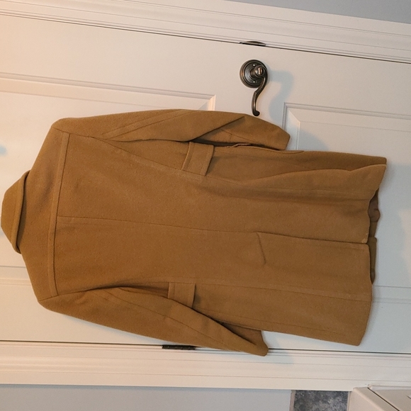 Wool coat size 4 Petite in camel - Picture 2 of 7